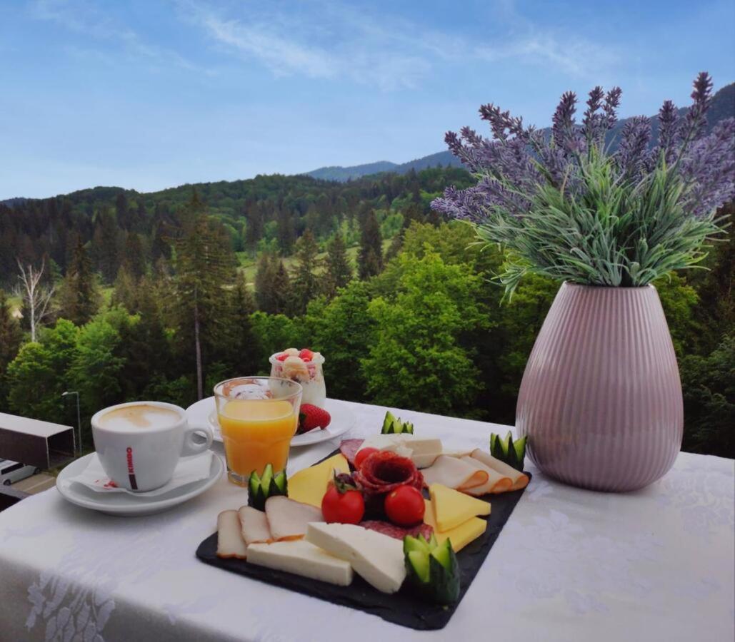 Forest Corner In Silver Mountain Of Poiana Brasov Ngoại thất bức ảnh